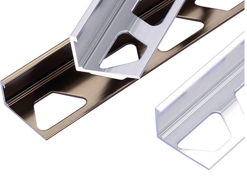 Διακοσμητικό μεταλλικό εσωτερικό Baseboard για τον περιζώνοντας πίνακα γραμμών κάλυψης αργιλίου για την περιποίηση κεραμιδιών
