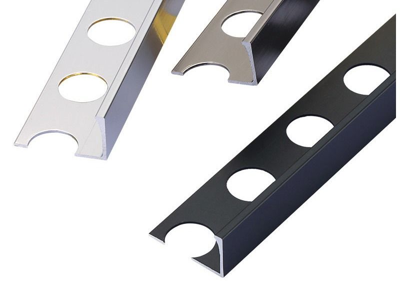 Διακοσμητικό μεταλλικό εσωτερικό Baseboard για τον περιζώνοντας πίνακα γραμμών κάλυψης αργιλίου για την περιποίηση κεραμιδιών